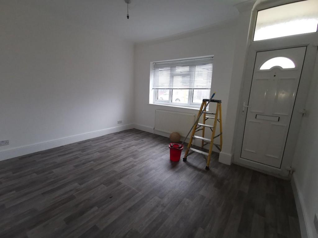 Cherbourg Road, Eastleigh Newly... 3 bed house £1,250 pcm (£288 pw)