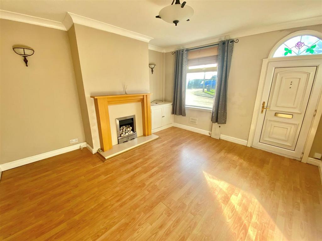 Green Street, Macclesfield 2 bed terraced house for sale £165,000