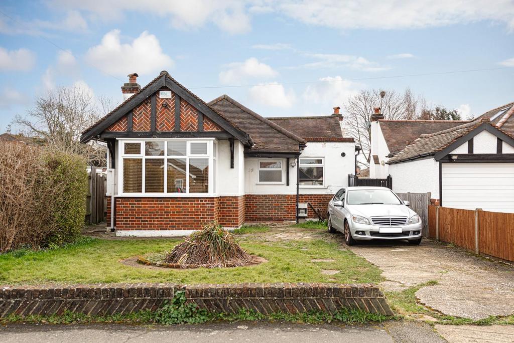 Tealing Drive, Ewell 2 bed detached bungalow for sale £500,000