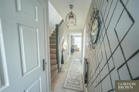 4 bedroom end of terrace house for sale - Cheviot View, High Heworth