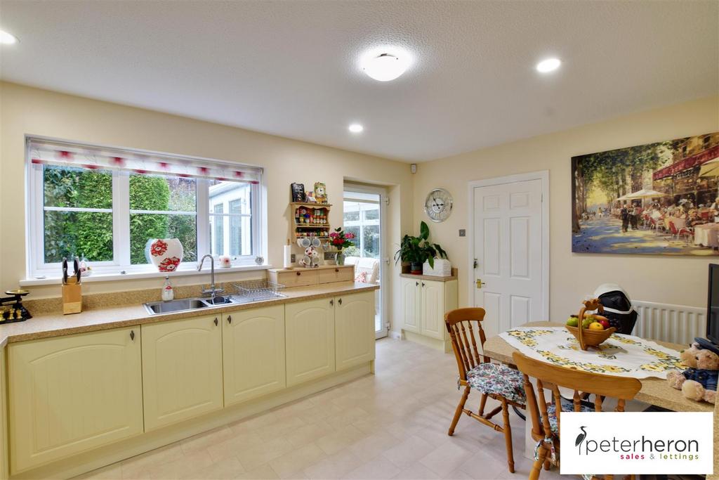 Breakfasting Kitchen