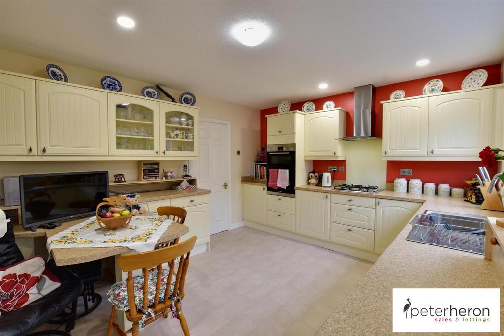 Breakfasting Kitchen