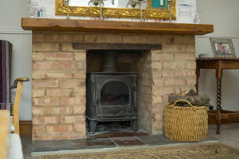 147 Faversham Road, Kennington, Ashford, TN24 9AE