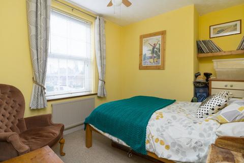 147 Faversham Road, Kennington, Ashford, TN24 9AE