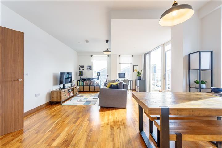0 X3 A5463-HDR (Small)