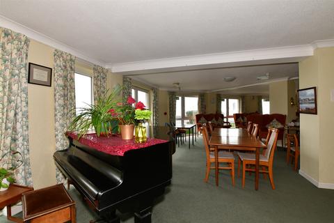 1 bedroom ground floor flat for sale - Wellington Crescent, Ramsgate, Kent