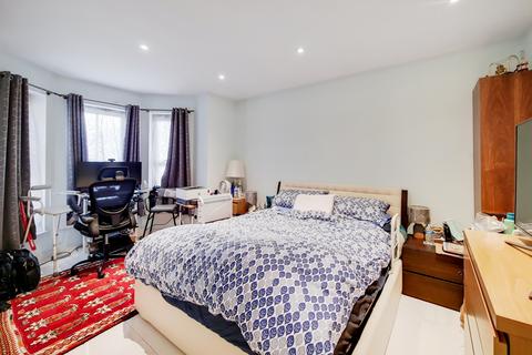 3 bedroom flat for sale, Northpoint Square, Camden Road, Camden, NW1