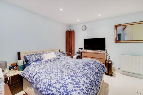 3 bedroom flat for sale, Northpoint Square, Camden Road, Camden, NW1