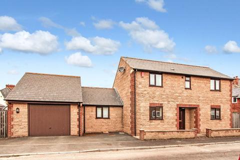 Fosseways Coat Road, Martock, TA12 6EX