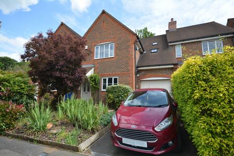 3 bedroom terraced house to rent, Forelands Way, Chesham, Buckinghamshire HP5