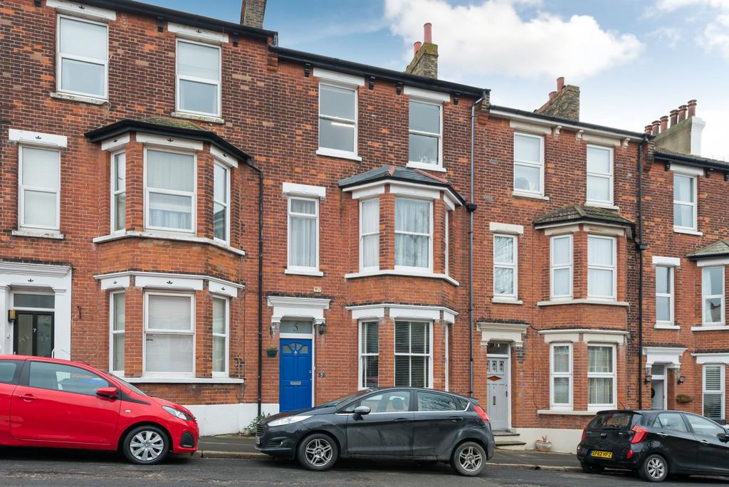 Avenue Road, Ramsgate, CT11 4 bed terraced house for sale £400,000