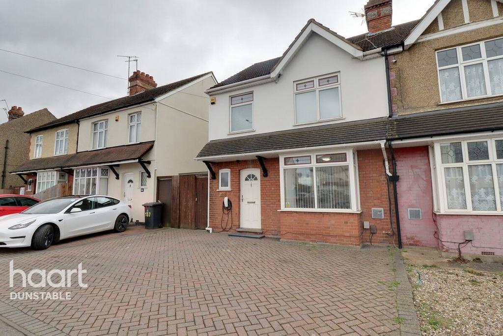 Luton Road, Dunstable 3 bed semidetached house for sale £365,000