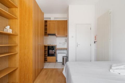 undefined, North Gower Street, Euston, London, NW1