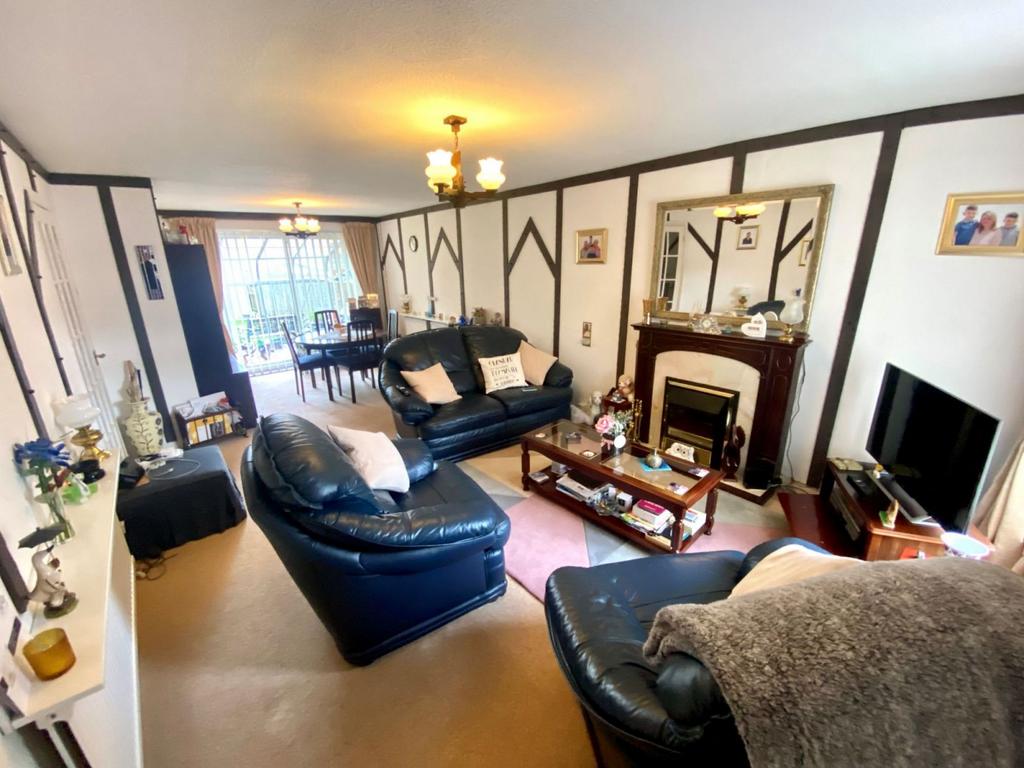 Viscount Road, Rectory Farm... 3 bed terraced house £240,000