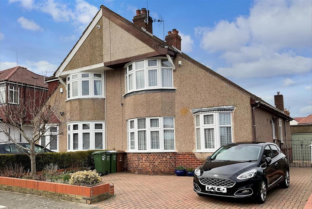 Falconwood Avenue, Welling, Kent 3 bed semidetached house £535,000