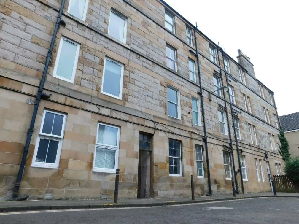 2, Lorne Square, Edinburgh, EH6 8QR 1 bed flat £865 pcm (£200 pw)