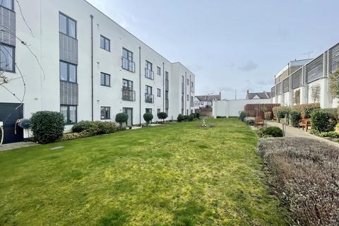 2 bedroom apartment for sale - Southchurch Boulevard, Southend-on-Sea, Essex, SS2