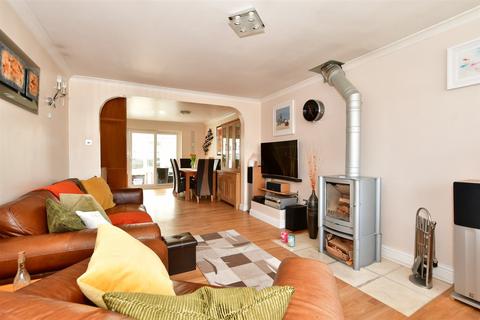8 Castle Drive, Whitfield, Dover, CT16 3EN
