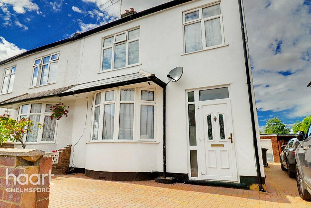 Goldlay Avenue, CHELMSFORD 3 bed semidetached house £540,000