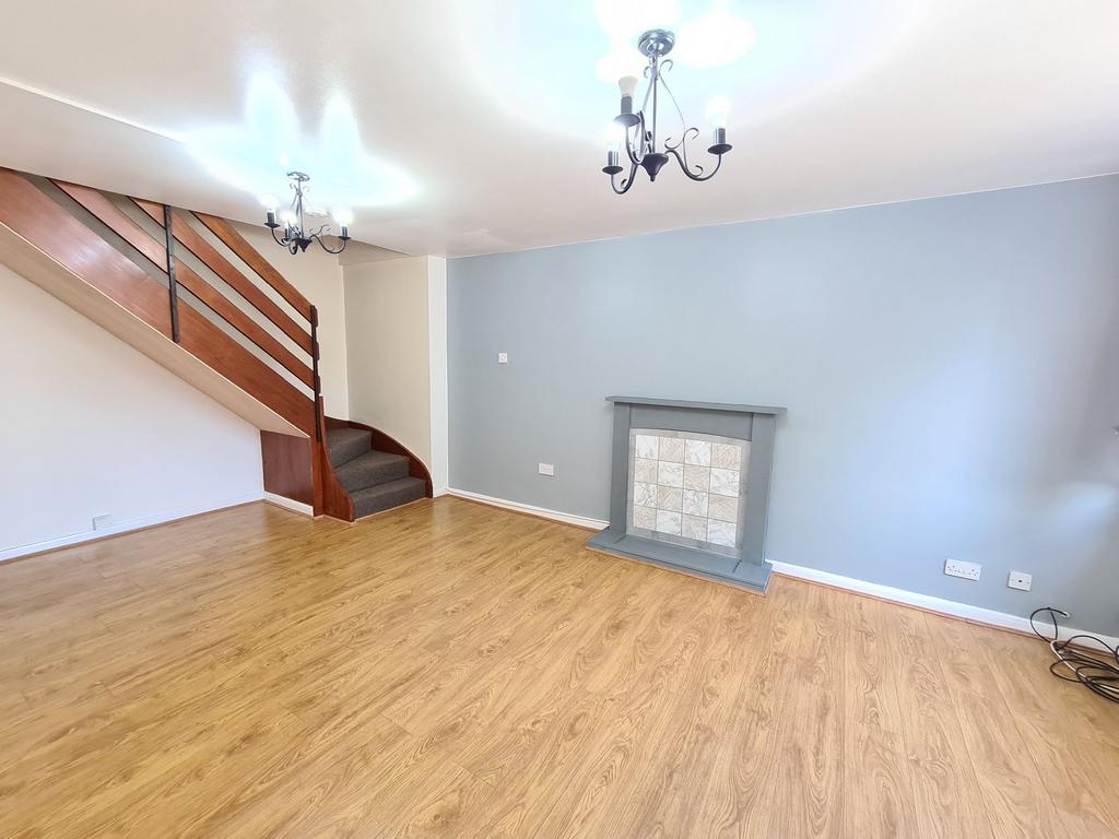 Archer Close, Leicester 2 bed semidetached house £750 pcm (£173 pw)