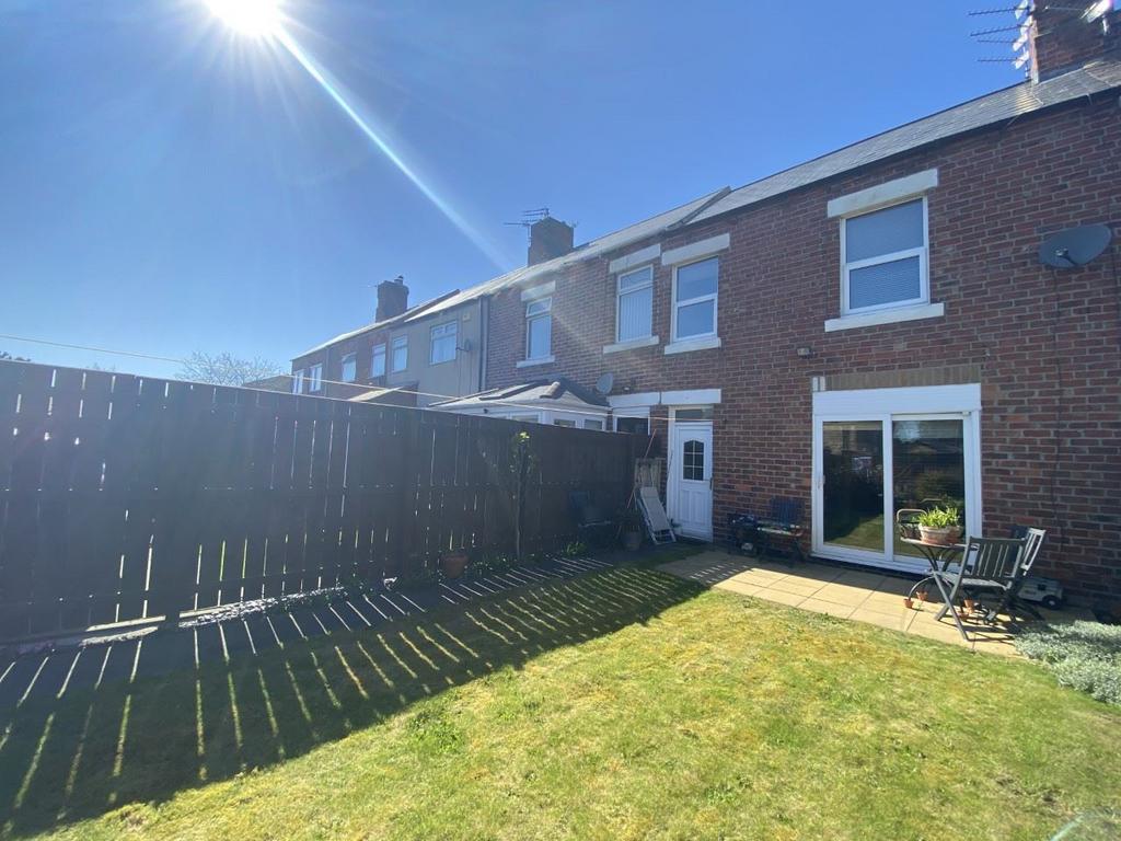 Hollymount Terrace, Bedlington, Northumberland, NE22 5AL 3 bed terraced