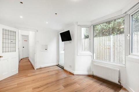 2 bedroom ground floor flat for sale - Steele Road, Leytonstone , London, E11 3JA