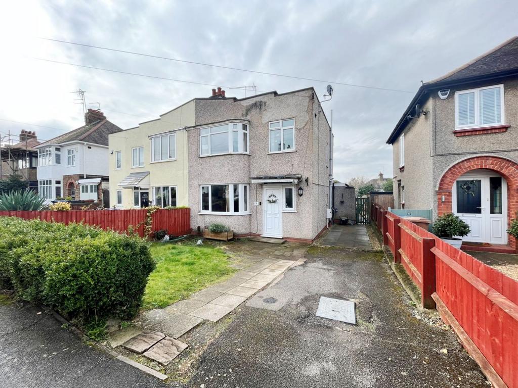 Foxgrove Avenue, Kingsthorpe... 3 bed semidetached house £280,000