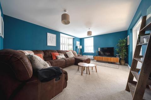 10 Blush Crescent, Carterton, OX18 1DA