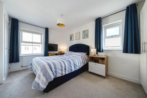 10 Blush Crescent, Carterton, OX18 1DA