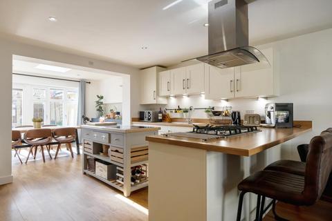 10 Blush Crescent, Carterton, OX18 1DA