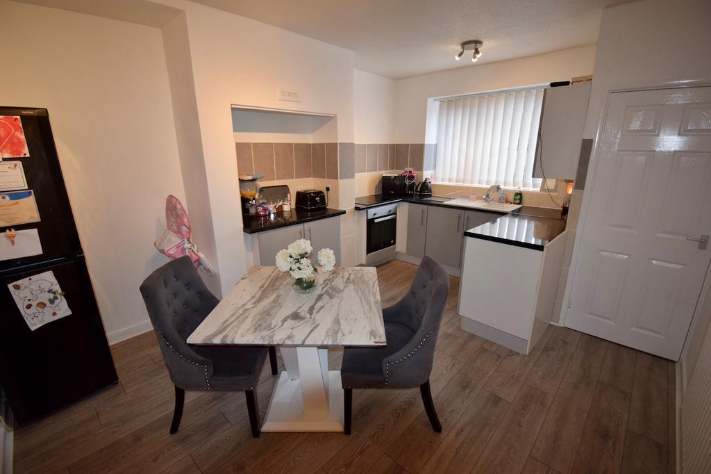 Half Moon Lane, Spennymoor DL16 2 bed terraced house £475 pcm (£110 pw)