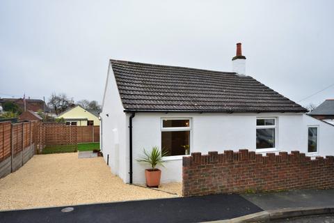3 bedroom bungalow for sale - Hope Lane, Farnham, Surrey, GU9