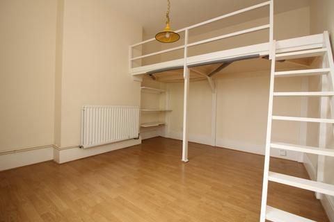 Studio to rent, Buckingham Road, Brighton BN1