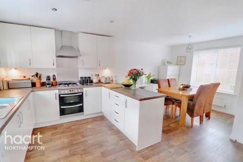 98 Damselfly Road, Northampton, NN4 9ES
