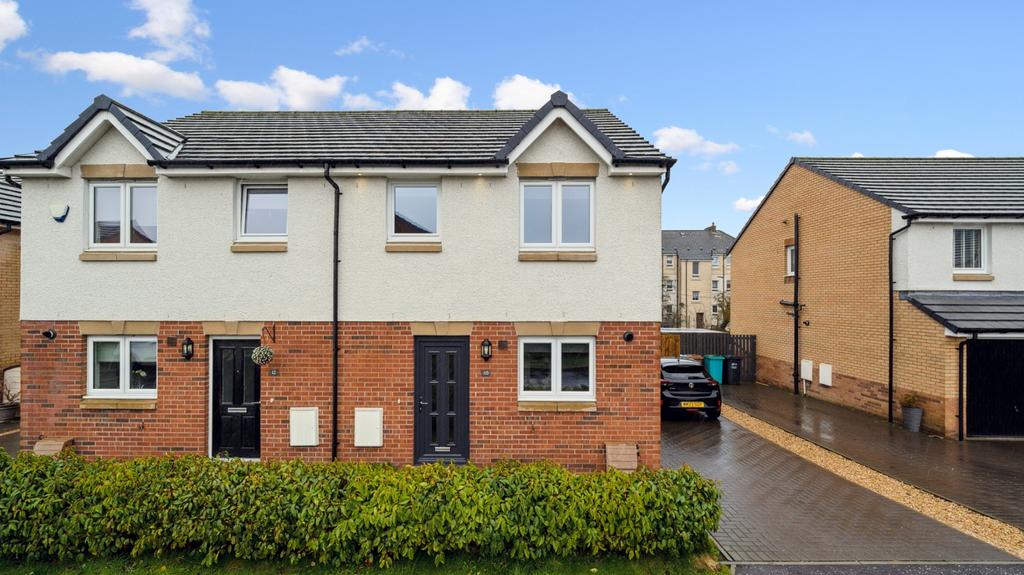 Lindores Drive, Stepps, North Lanarkshire, G33 6PD 3 bed semidetached