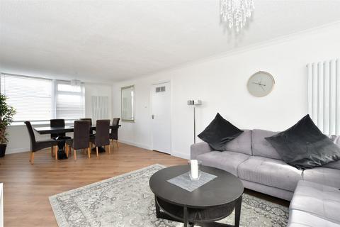 2b Juniper Square, Havant, PO9 1JA