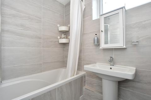 2b Juniper Square, Havant, PO9 1JA