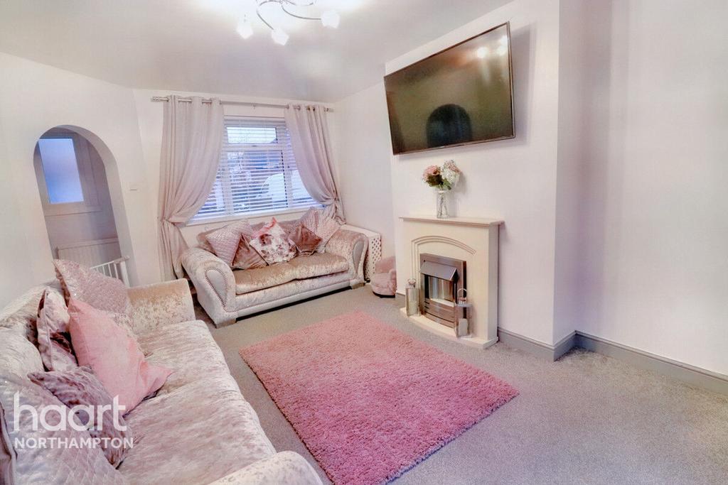Rosedale Road, Northampton 3 bed terraced house £240,000
