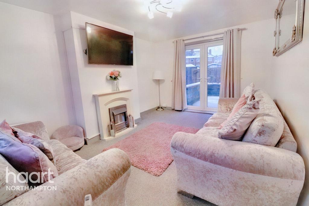 Rosedale Road, Northampton 3 bed terraced house £240,000