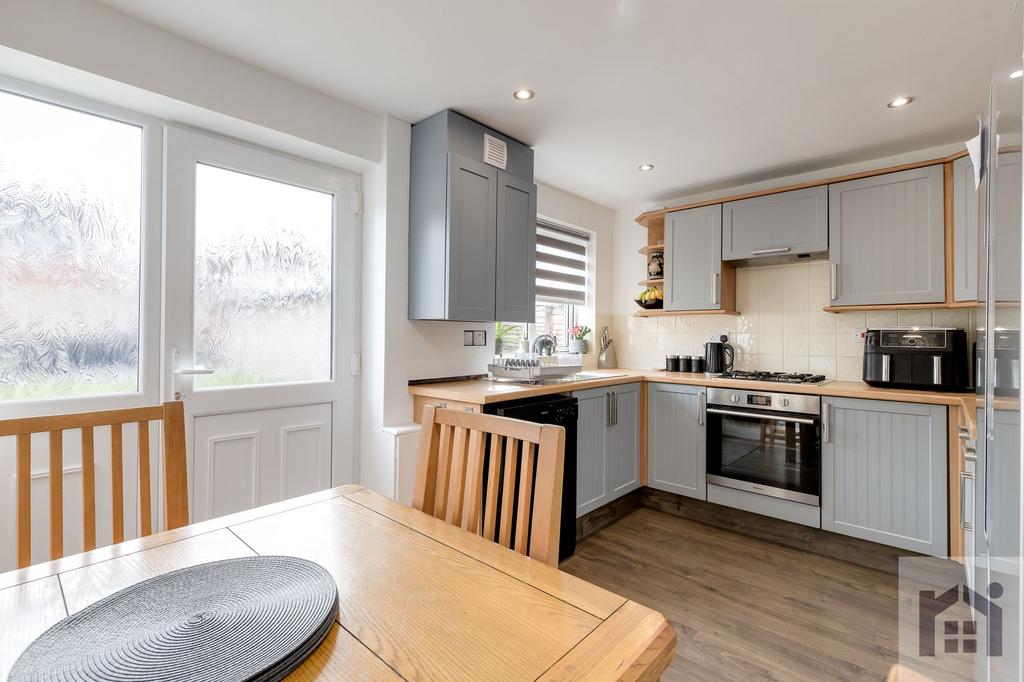 Dining kitchen