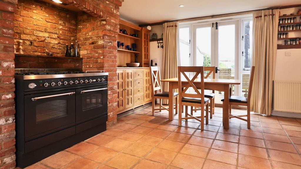 Kitchen/Breakfast Room