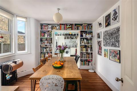 20a Roding Road, London, E5 0DW