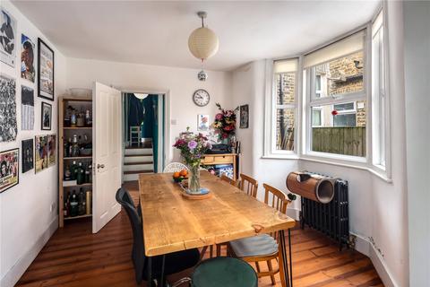20a Roding Road, London, E5 0DW