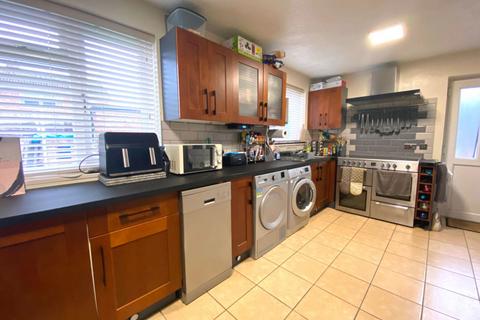 2 Blakesley Close, Northampton, NN2 8PA