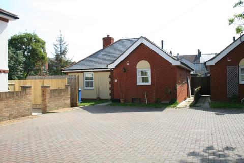 2 bedroom detached bungalow for sale - Rosehill Road, Ipswich, IP3