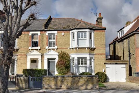 4 bedroom end of terrace house for sale, Handen Road, Lee, London, SE12