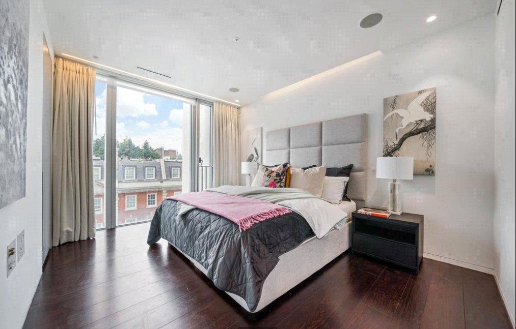 Buckingham Palace Road, Westminster, London 2 bed flat to rent £8,000