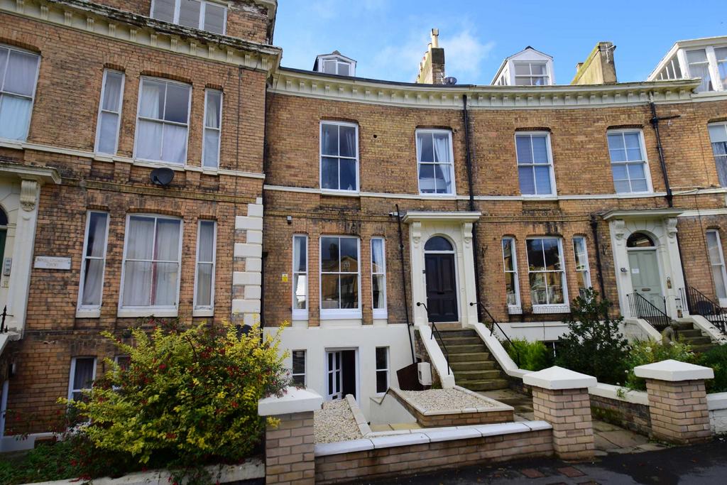 Royal Crescent, Scarborough, North Yorkshire, YO11 1 bed apartment £
