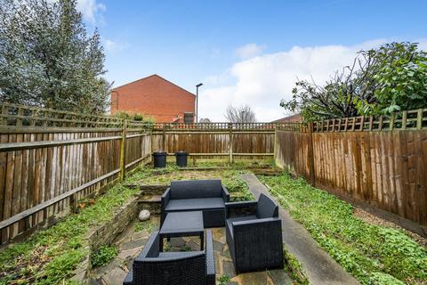 21 Kimbolton Close, London, SE12 0JH