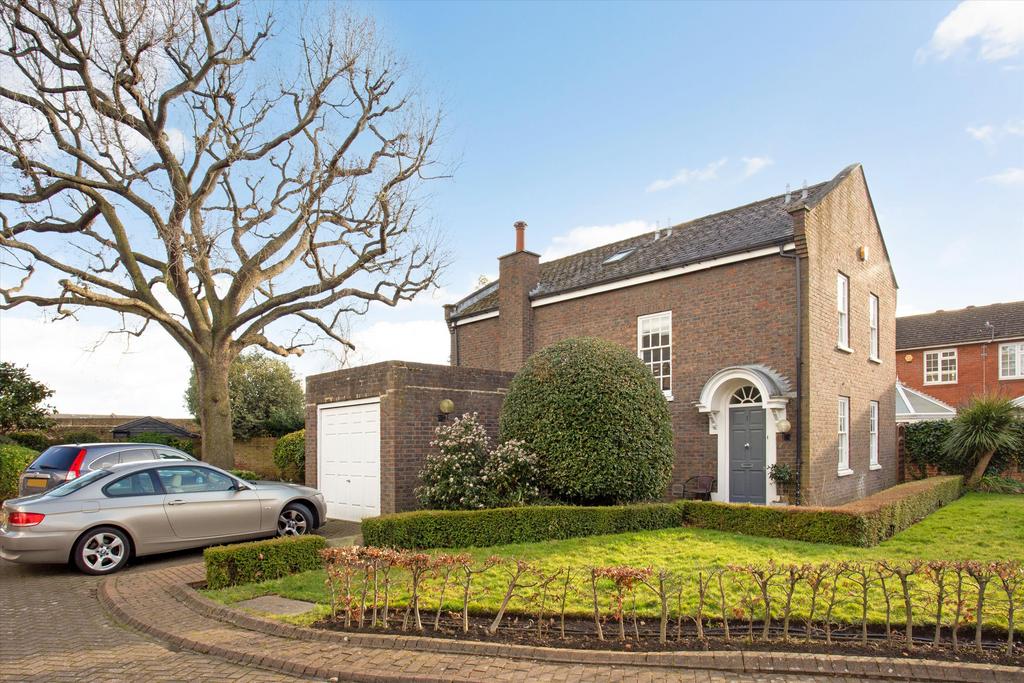 Boston Gardens, London, W4 4 bed detached house for sale £1,650,000